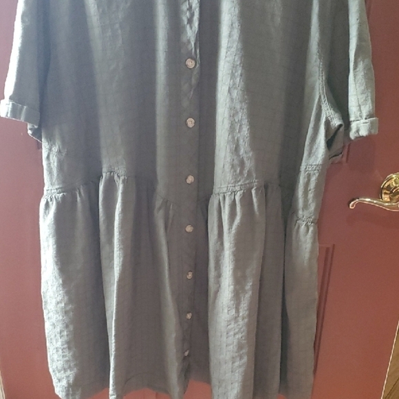 Terra & Sky Charcoal Button-Down Mini Dress - Picture 7 of 9